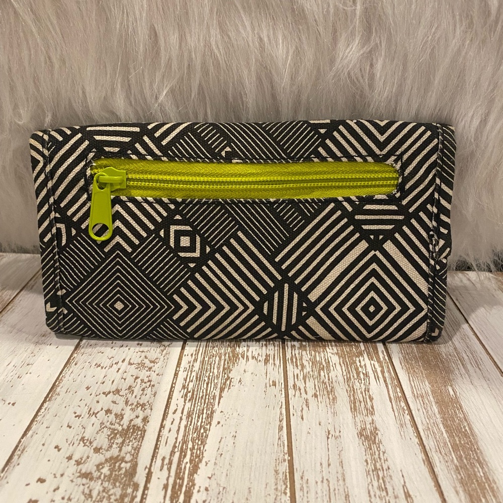 KAVU Mondo Spender Wallet